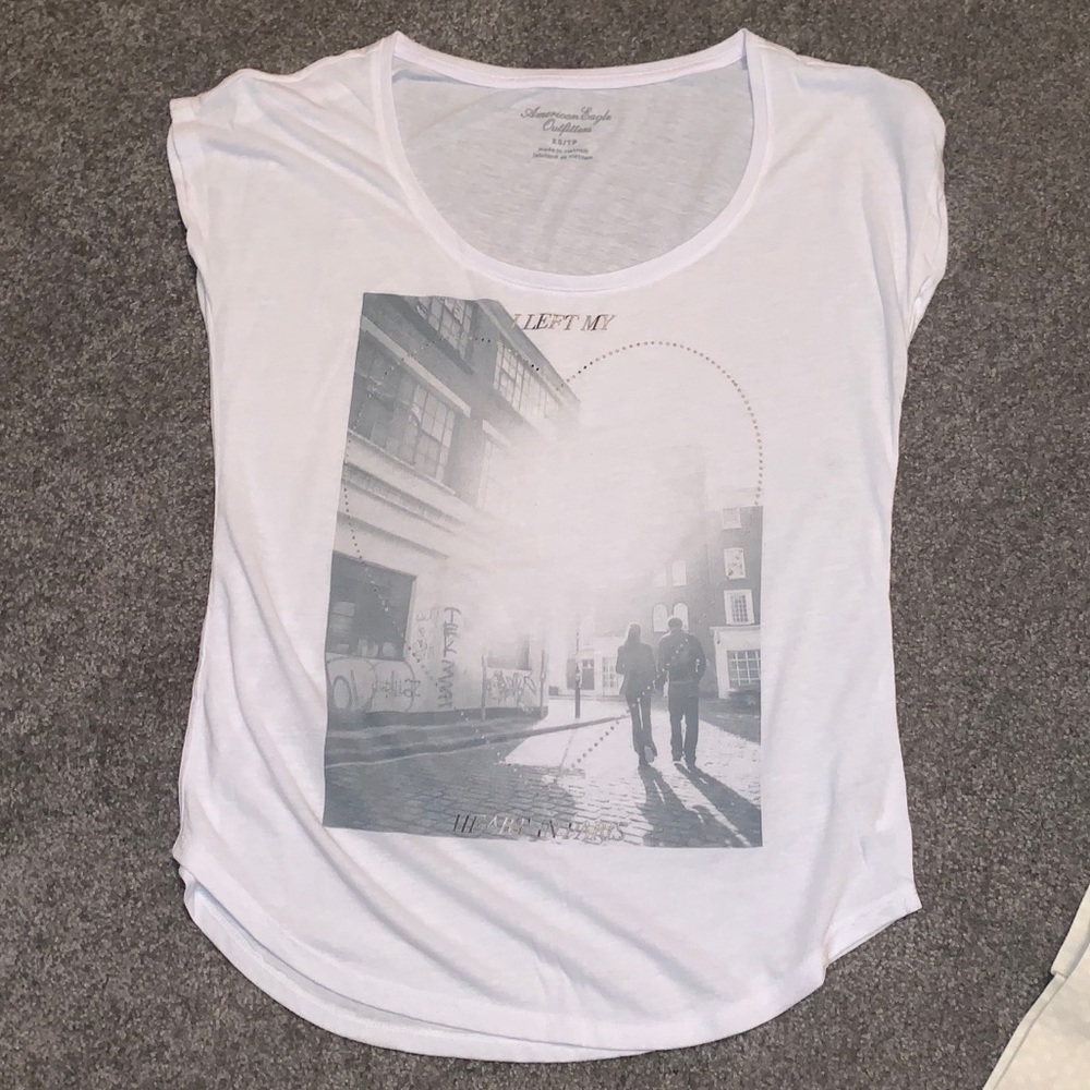 American Eagle white t shirt